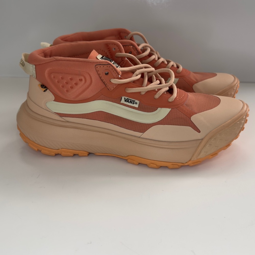 Vans Platform Trail Sneakers in Coral & Cream SZ Women 9/Men 7.5 Unisex